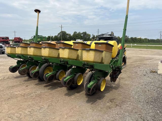 Image of John Deere 7000 equipment image 3