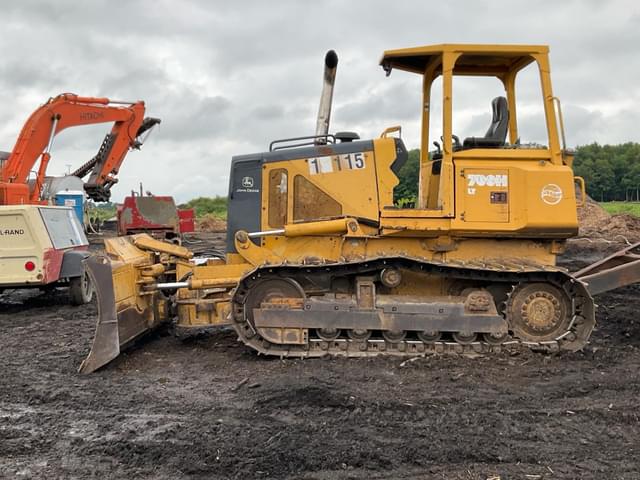 Image of John Deere 700H equipment image 3