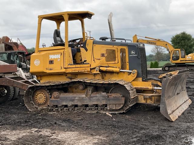 Image of John Deere 700H equipment image 2