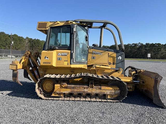 Image of John Deere 700J equipment image 1