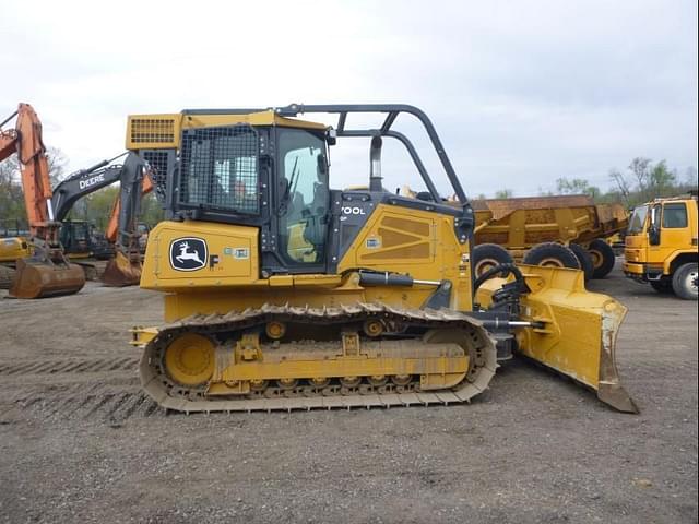 Image of John Deere 700L LGP equipment image 2