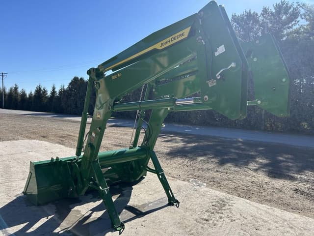 Image of John Deere 700M equipment image 3