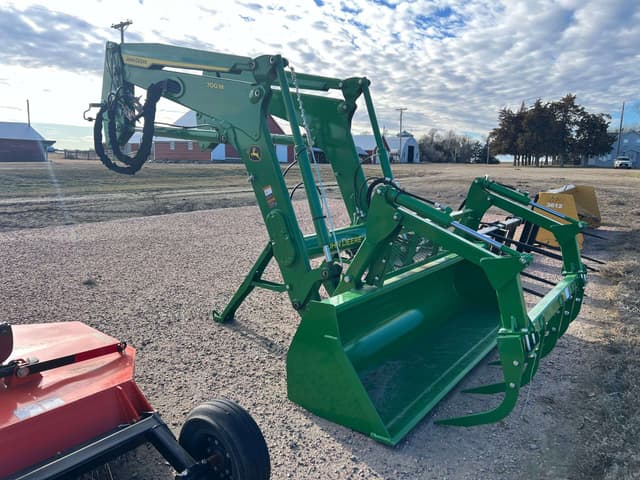 Image of John Deere 700M equipment image 4