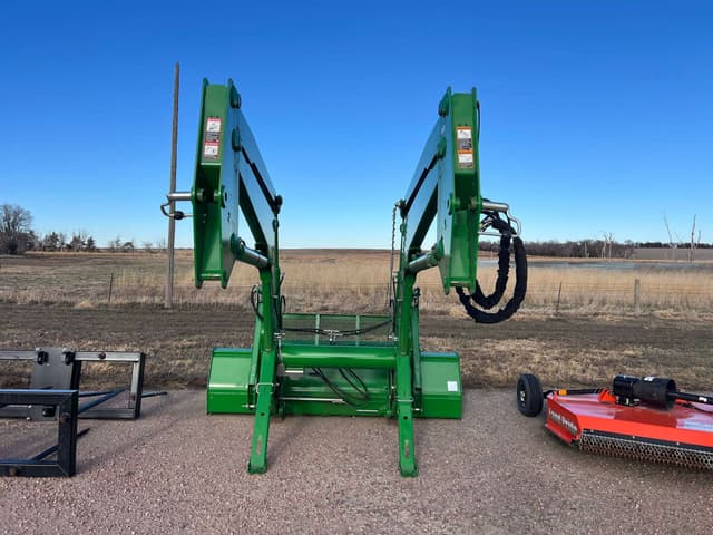 Image of John Deere 700M equipment image 2