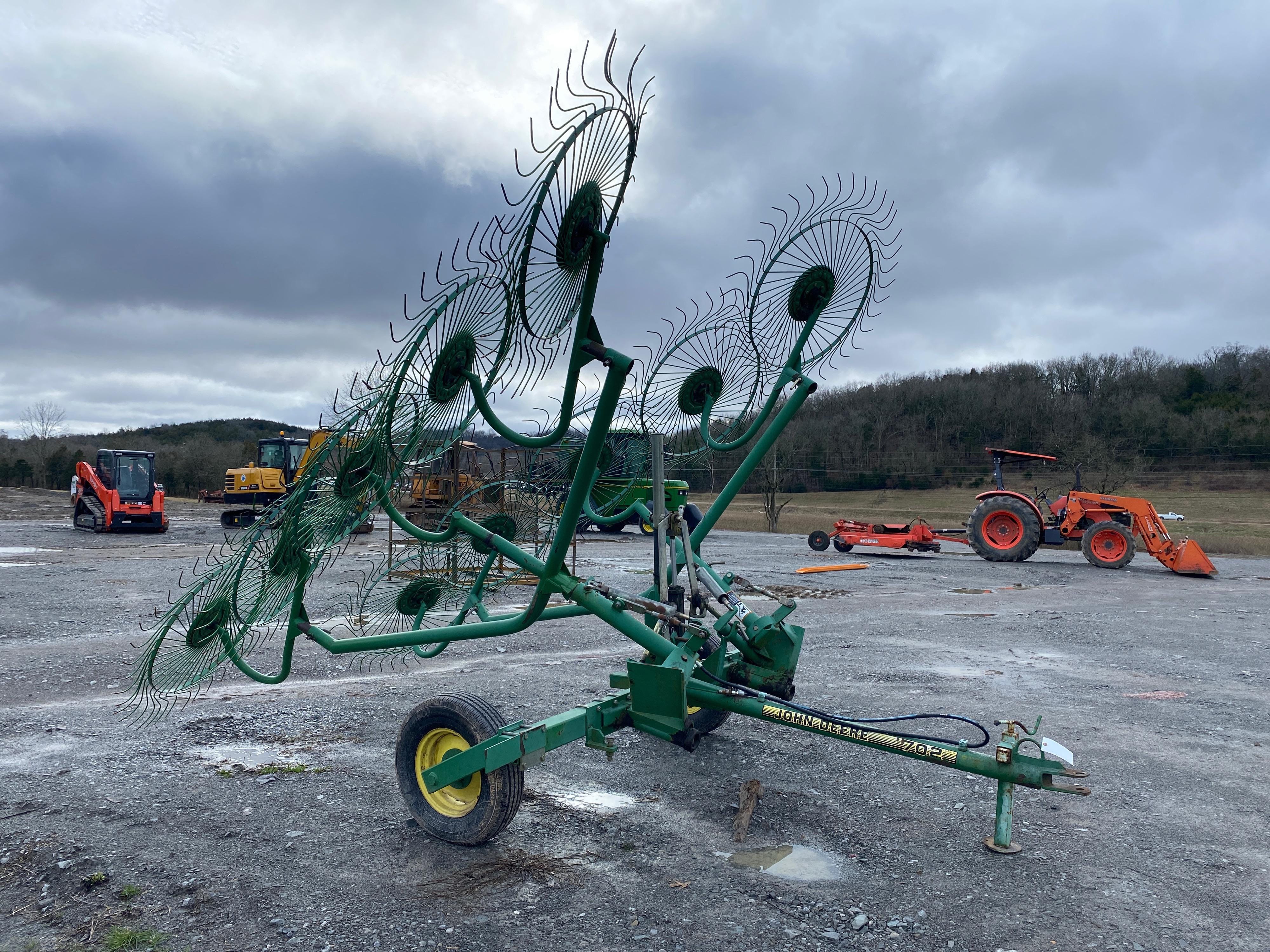 Main image John Deere 702