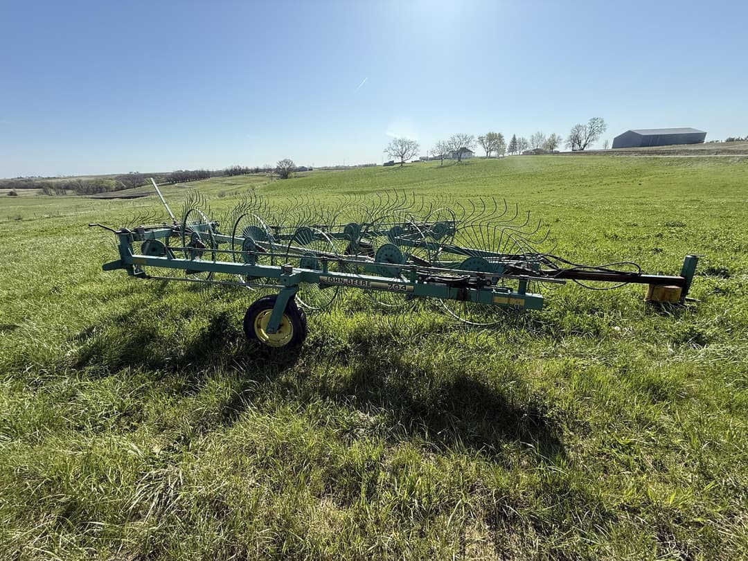 Image of John Deere 702 Primary image