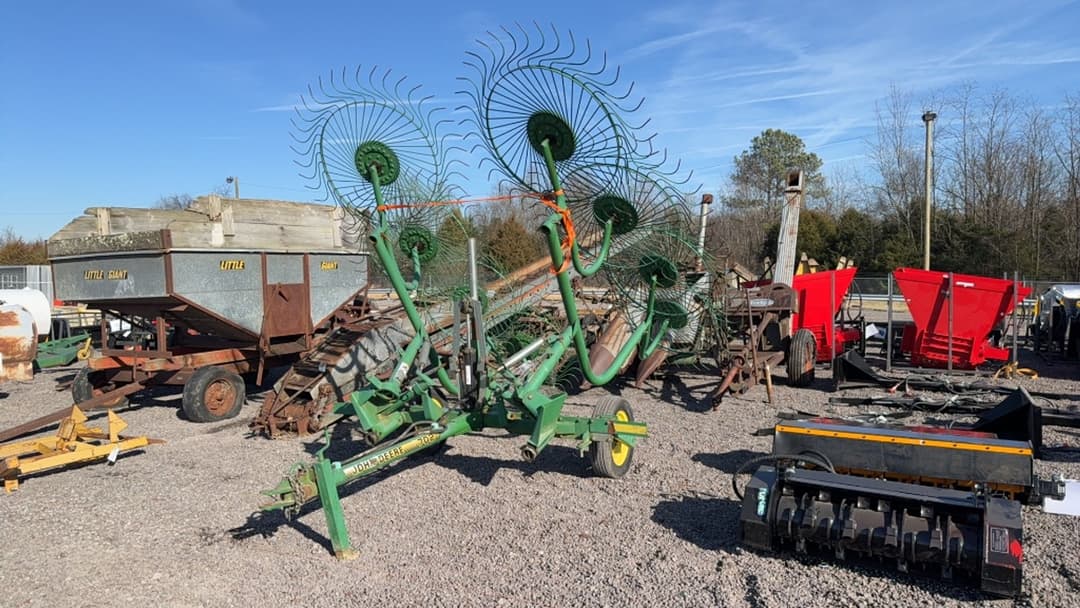 Image of John Deere 702 Primary image