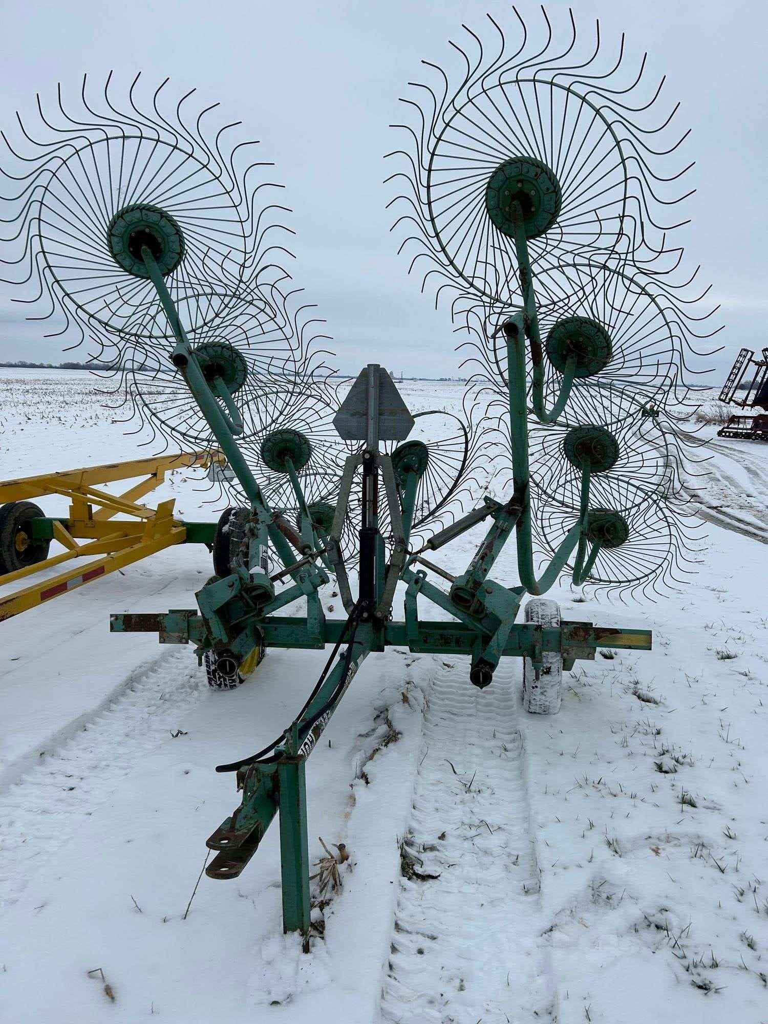 John Deere 702 Equipment Image0