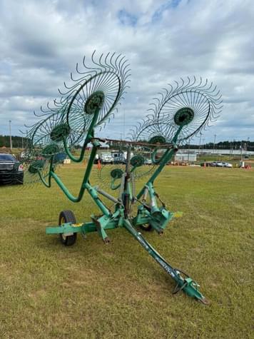 Main image John Deere 702