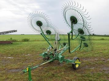 Main image John Deere 702