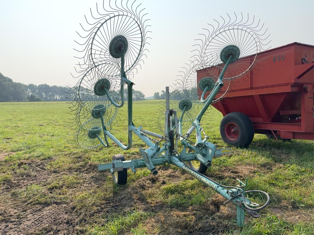 Image of John Deere 702 Primary image