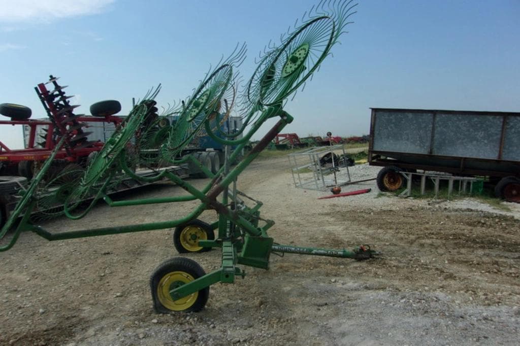 Image of John Deere 702 Image 1