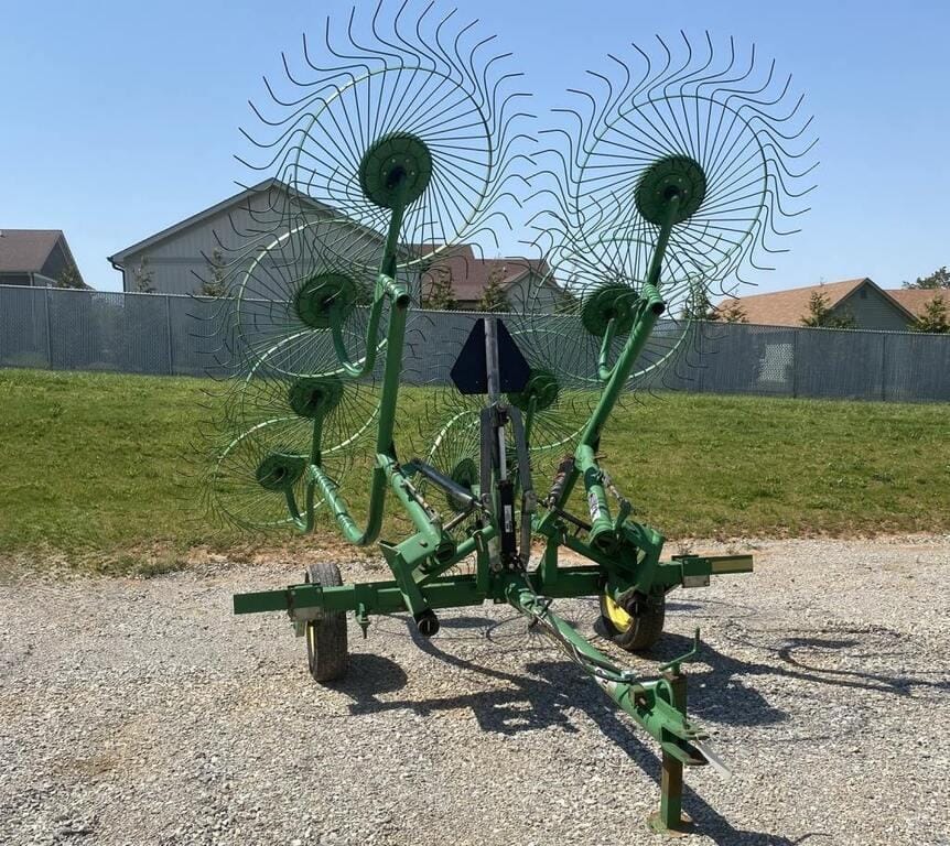 Main image John Deere 702