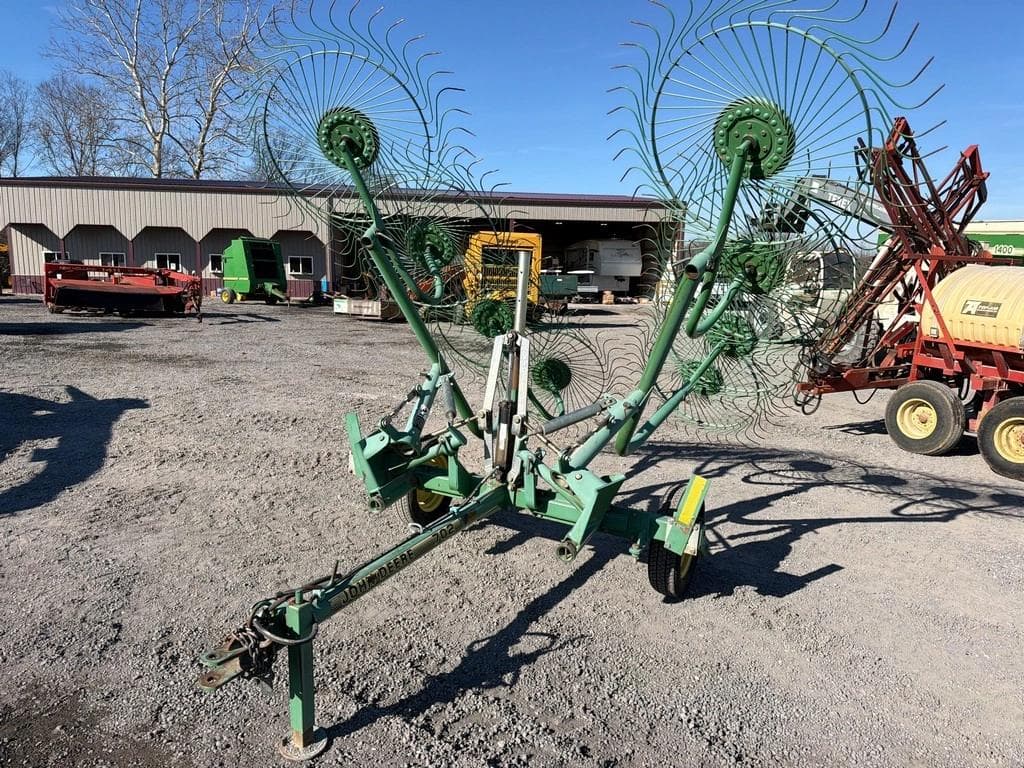 Image of John Deere 702 Primary image