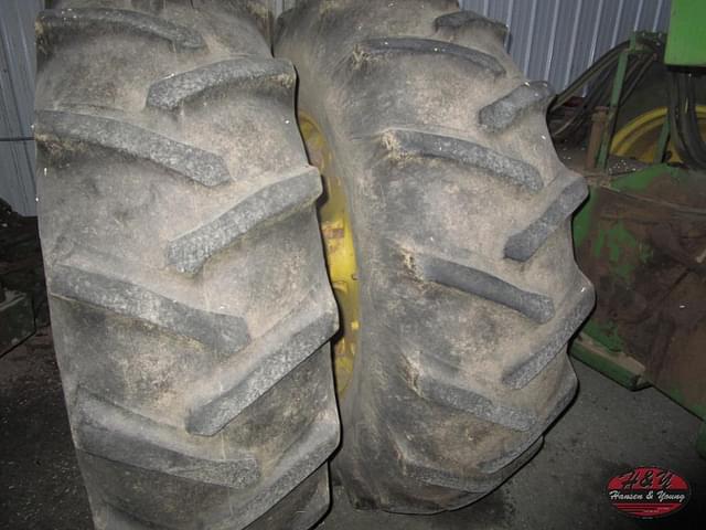 Image of John Deere 7020 equipment image 4