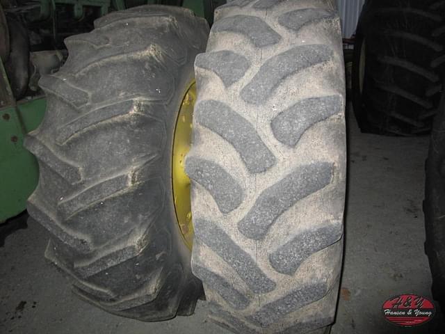 Image of John Deere 7020 equipment image 2