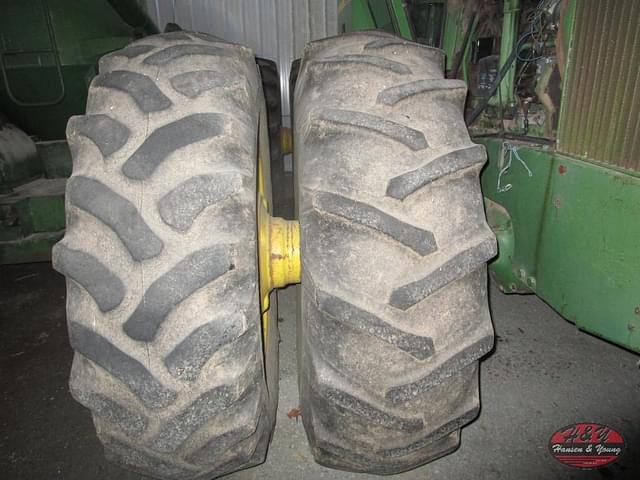 Image of John Deere 7020 equipment image 3