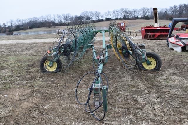 Image of John Deere 704 equipment image 1