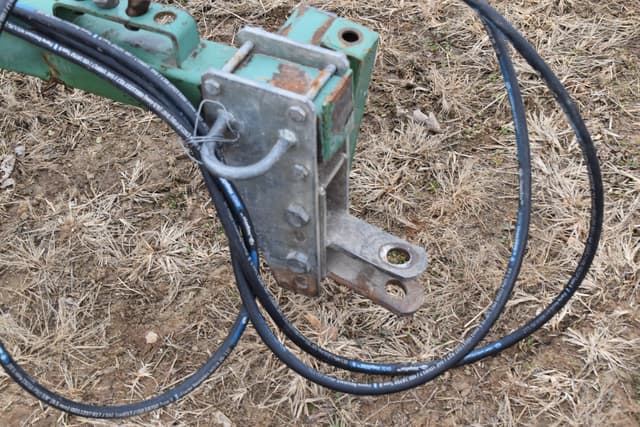 Image of John Deere 704 equipment image 3