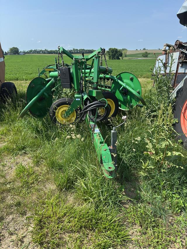 Image of John Deere 705 equipment image 1