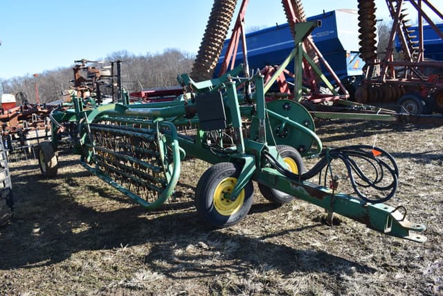 Image of John Deere 705 equipment image 2