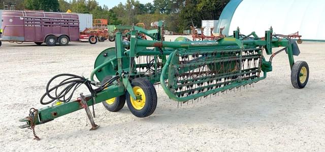 Image of John Deere 705 equipment image 1