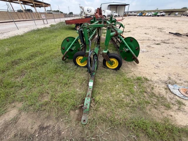 Image of John Deere 705 equipment image 1