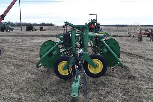 Image of John Deere 705 equipment image 1