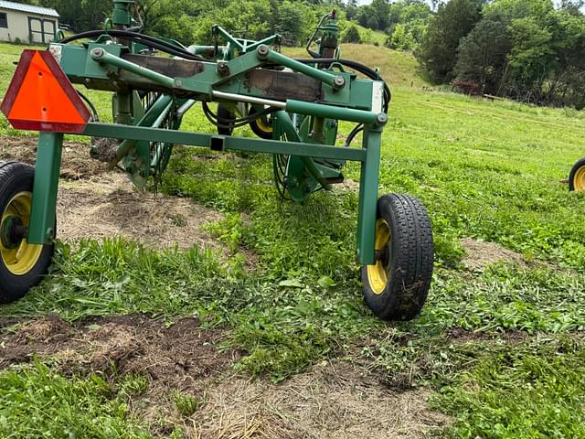 Image of John Deere 705 equipment image 4