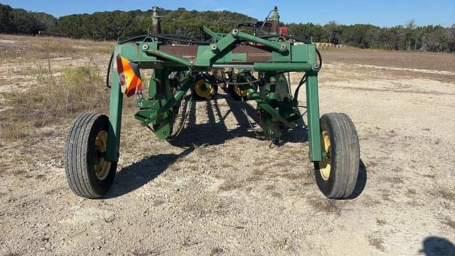 Image of John Deere 705 equipment image 3