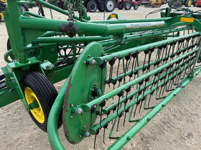 Image of John Deere 705 equipment image 2