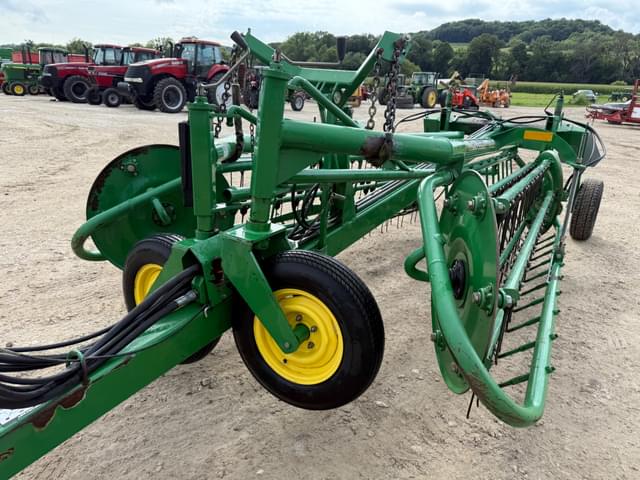 Image of John Deere 705 equipment image 1