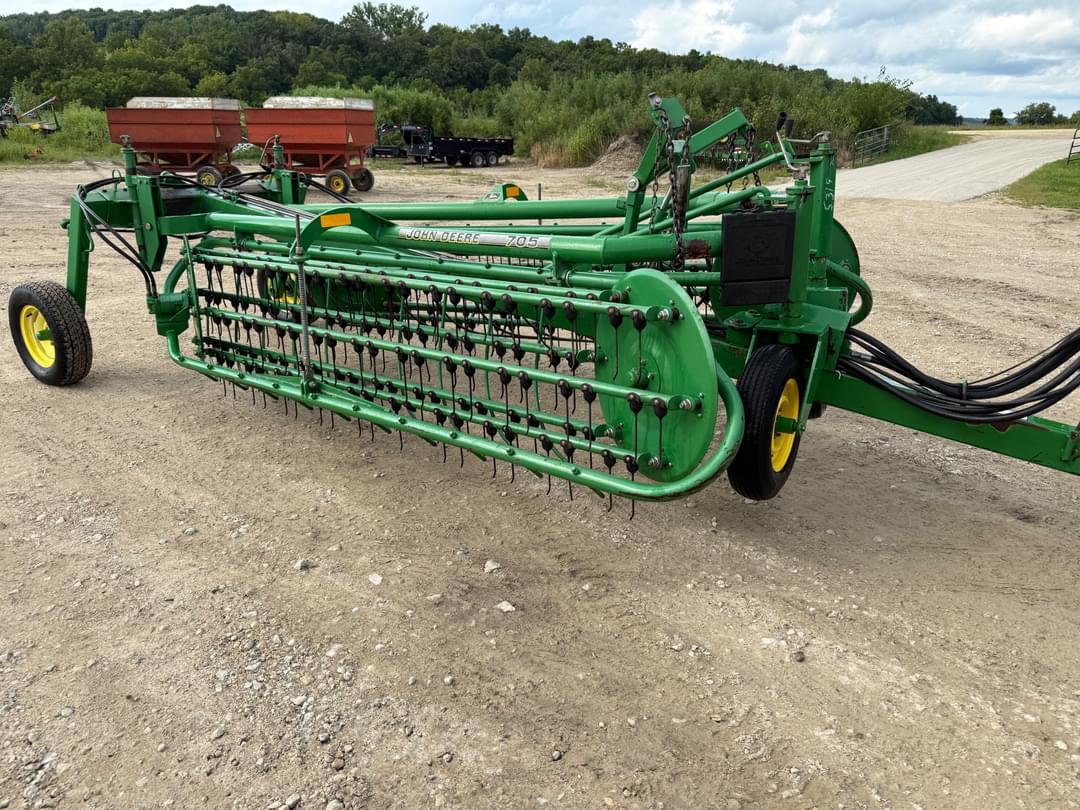Image of John Deere 705 Primary image