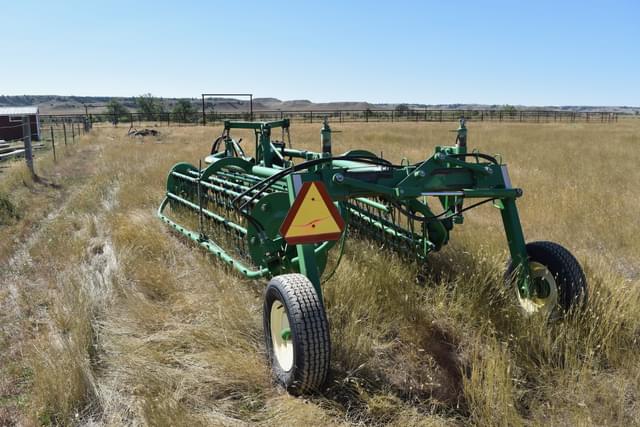 Image of John Deere 705 equipment image 1
