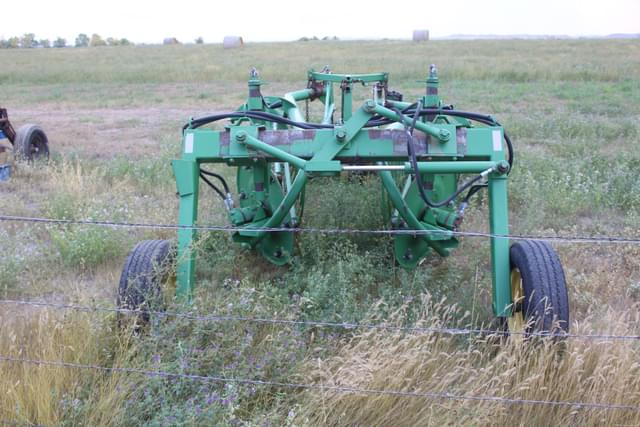 Image of John Deere 705 equipment image 4