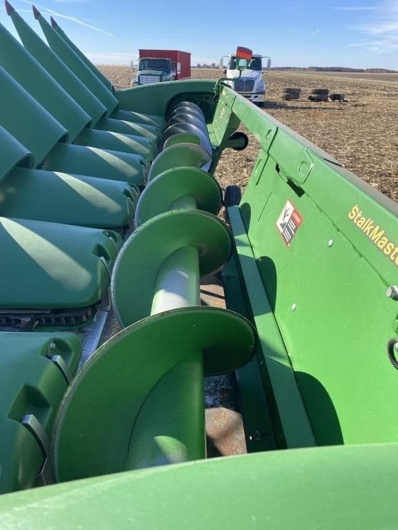 Image of John Deere 708C equipment image 4