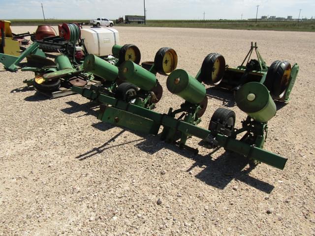 Image of John Deere 71 equipment image 4