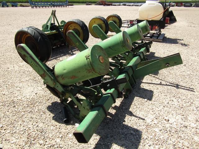 Image of John Deere 71 equipment image 2