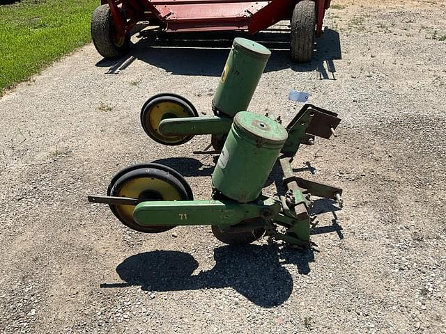 Image of John Deere 71 equipment image 3