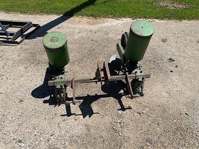Image of John Deere 71 equipment image 4