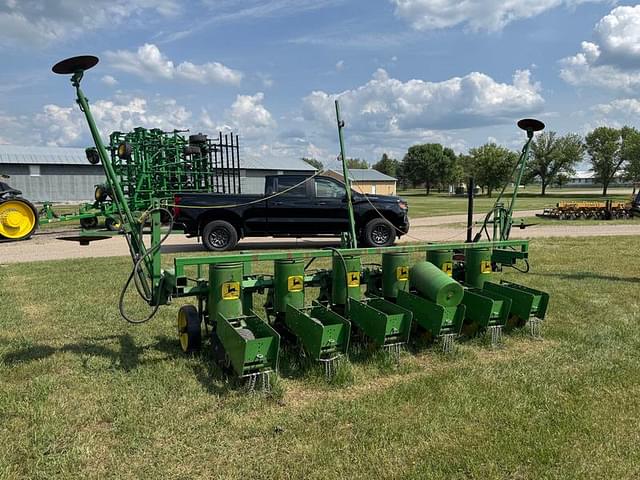 Image of John Deere 71 equipment image 2