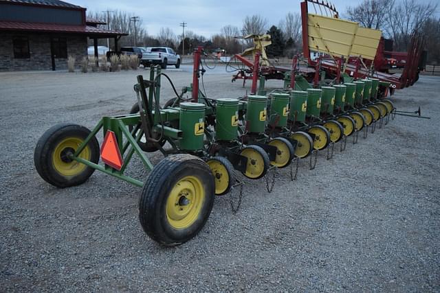 Image of John Deere 71 equipment image 3