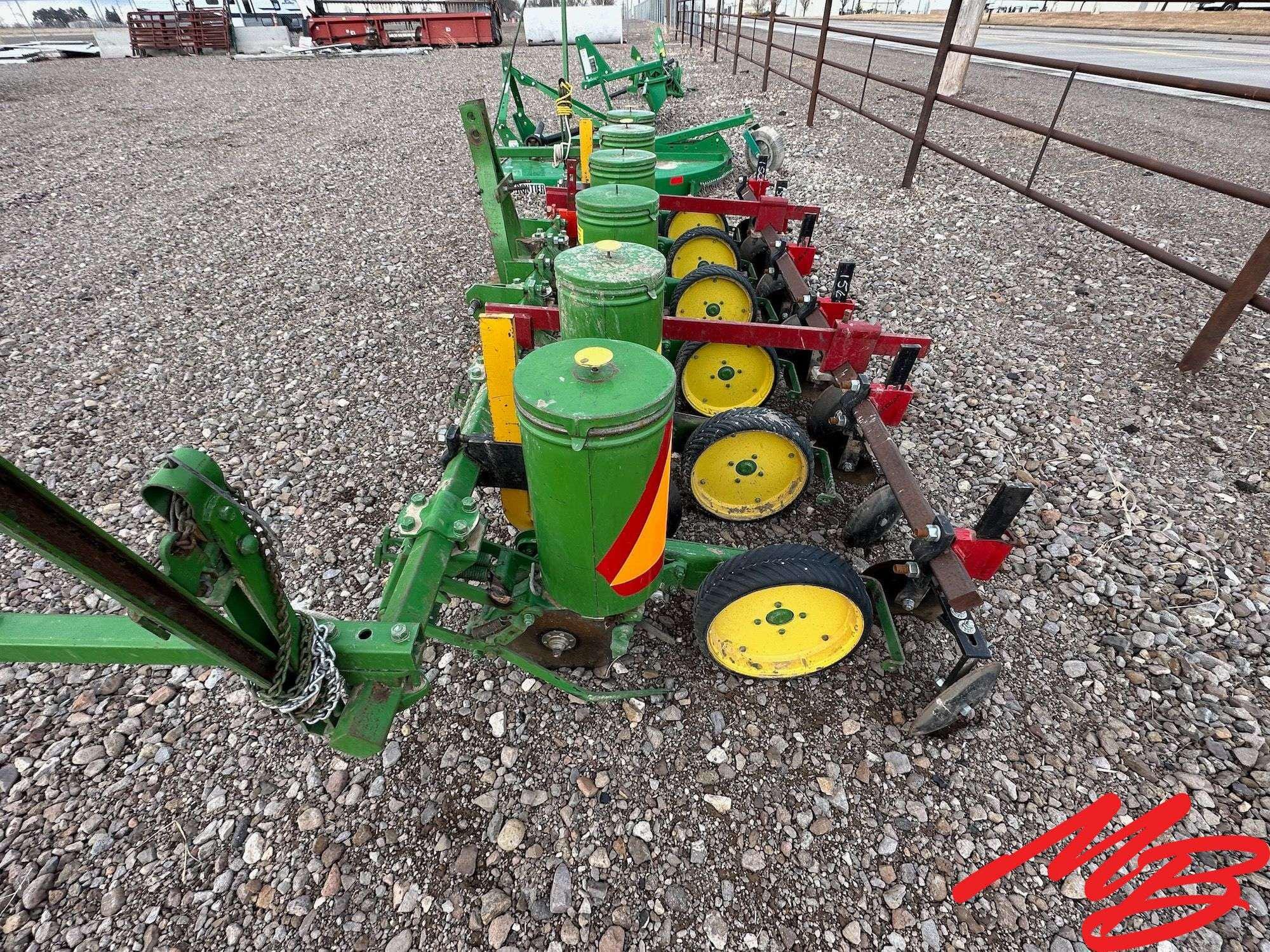 Main image John Deere 71