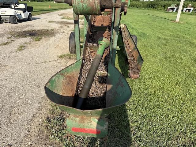 Image of John Deere 71 equipment image 4