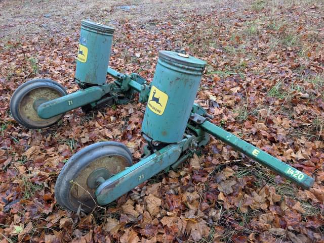 Image of John Deere 71 equipment image 1