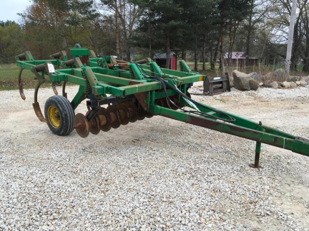 Main image John Deere 710
