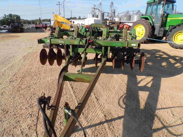 Image of John Deere 710 equipment image 2