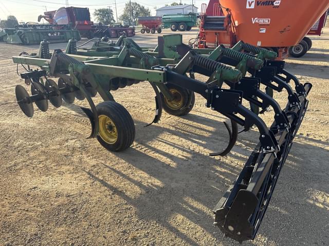 Image of John Deere 710 equipment image 4