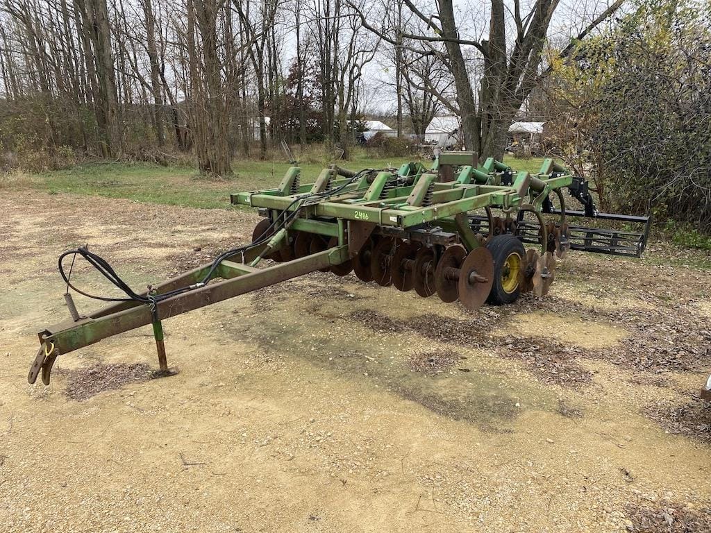 Main image John Deere 710