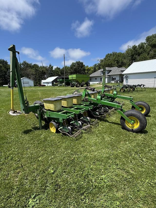 Image of John Deere 7100 equipment image 4